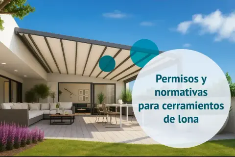 Un porche cerrado con jardín, ideal para disfrutar del exterior. Texto sobre permisos y normativas para cerramientos de lona.